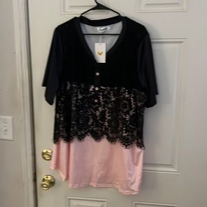 Brand new never worn blouse size 4X Brand Flycurvy tag still attached.
